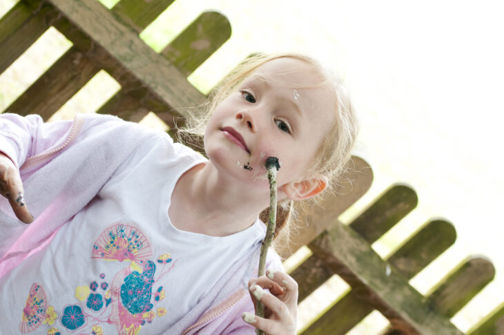 Natural face paint © Helen Walsh