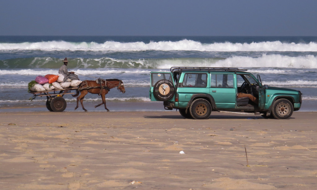 4x4 on the beach at Lompoul ©John Wright/Rutland Osprey Project